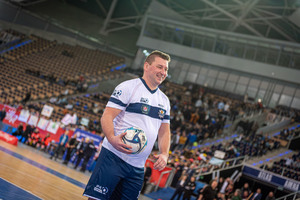 I Zastępca z piłką.