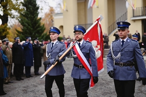 Poczet sztandarowy Komendy Miejskiej Policji w Skierniewicach