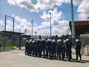 Policjanci podczas działań.