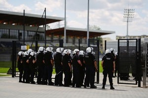 Policjanci podczas działań.