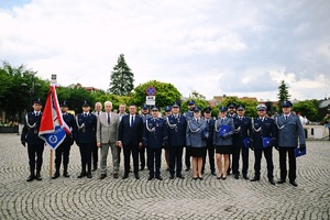 Zdjęcie grupowe skierniewickich policjantów.