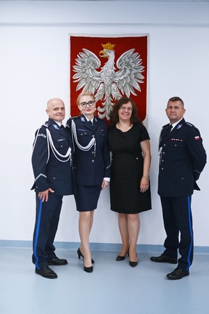 Skierniewiccy policjanci z kadrową.