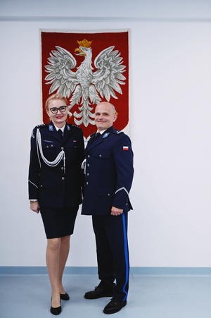 Policjanci przy Godle Polski.