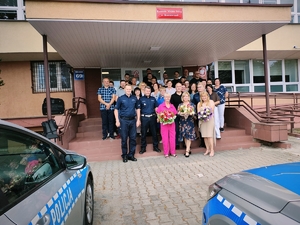 Zdjęcie grupowe pod komendą Miejską w Skierniewicach.