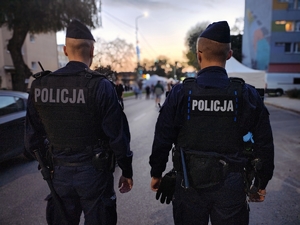 Policjanci podczas zabepieczenia.