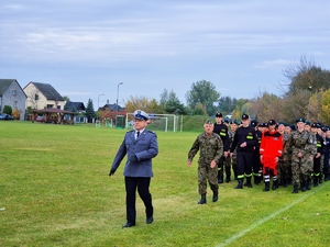 Przemarsz klas mudnurowych.