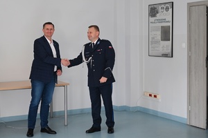 Prezydent Miasta Skierniewice wraz z Komendantem Miejskim Policji w Skierniewicach.