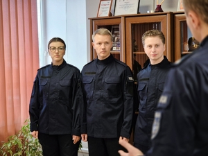 Policjanci podczas spotkania z Komendantami.