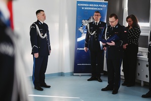 Komendant Miejski Policji w Skierniewicach wraz z I Zastępcą Komendanta Miejskiego Policji w Skierniewicach.