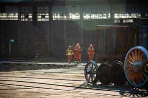 Uczestnicy podczas szkolenia w terenie.