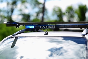Auto WOPR zabezpieczajace spływ kajakowy.