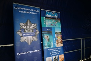Banner skierniewickiej policji.