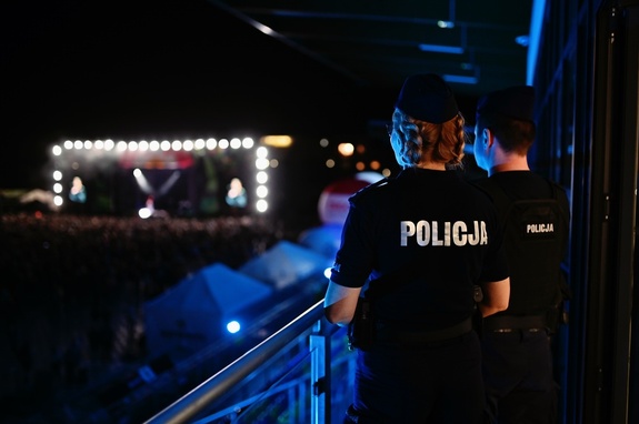 Policjanci biorący udział w zabezpieczeniu.