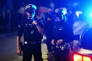 Policjanci biorący udział w zabezpieczeniu.