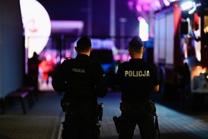 Policjanci biorący udział w zabezpieczeniu.