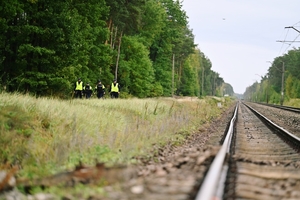 Policjanci wraz ze Strażą Ochrony Kolei.