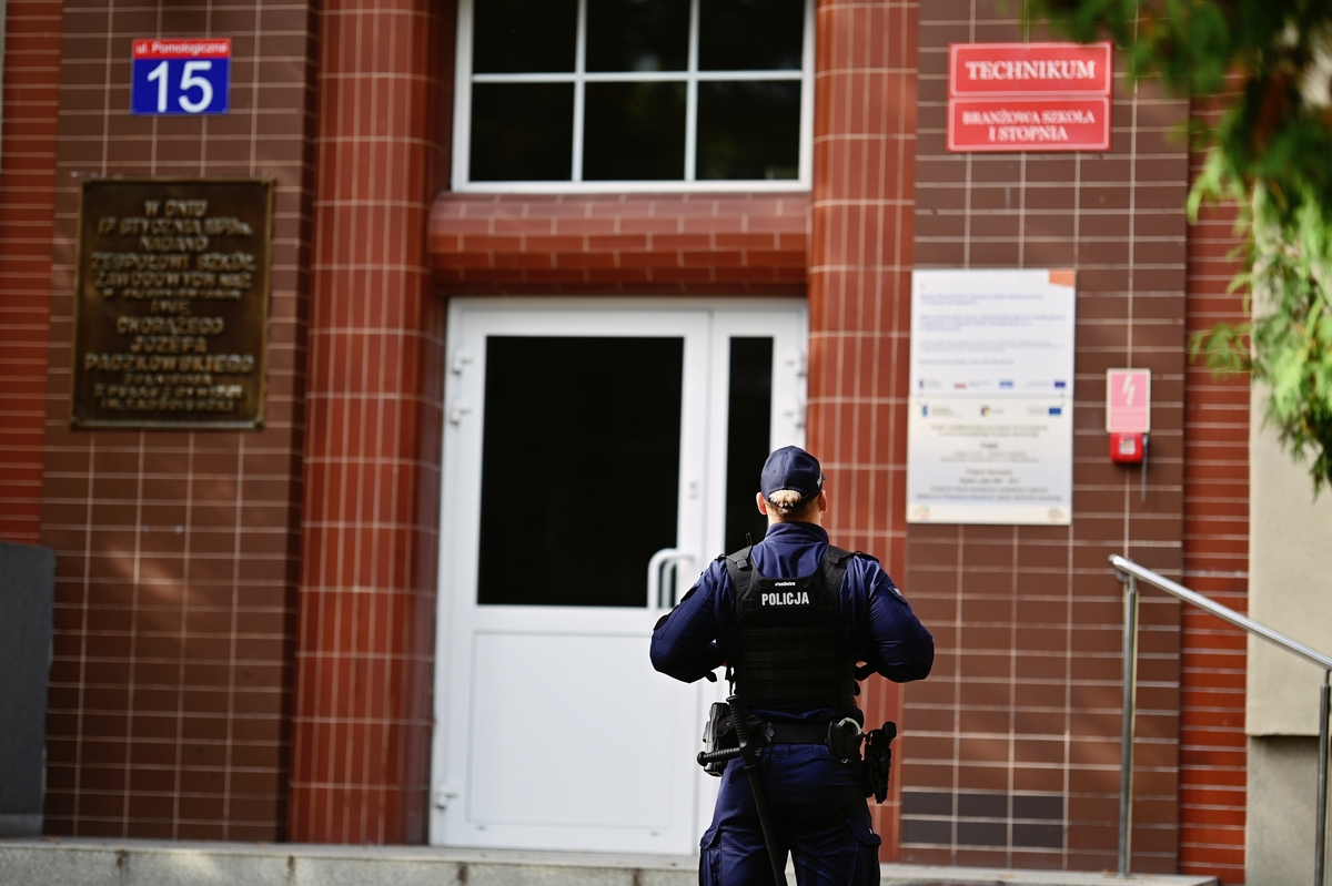 Wzmożone działania Policji przy szkołach w Skierniewicach i powiecie